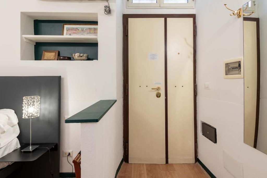 Old Trastevere Studio Rome Bagian luar foto